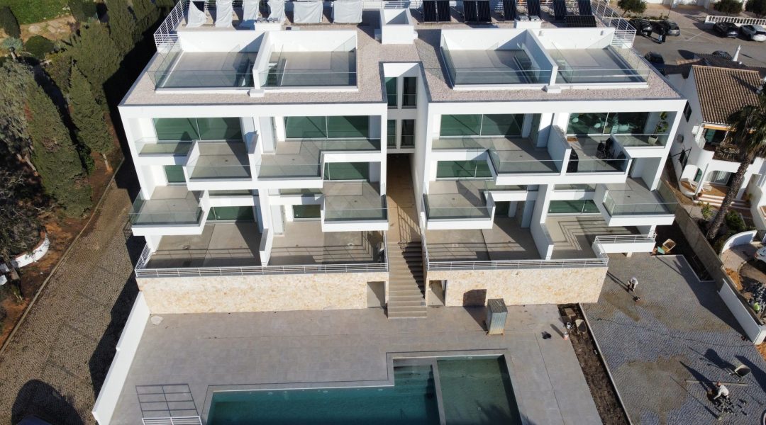 rocha-da-luz-multifamily-building